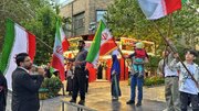 اجرای پویش «این پرچم زمین نمی‌ماند» در چهارباغ عباسی اصفهان