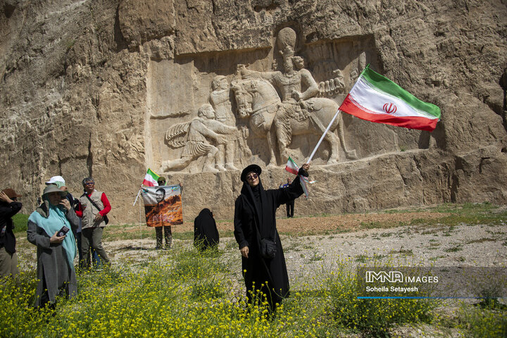 اهتراز پرچم ایران در میراث جهانی تخت جمشید و نقش رستم