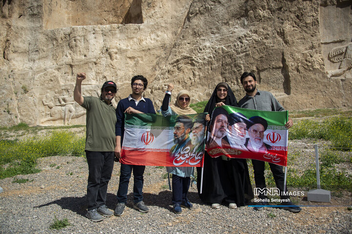 اهتراز پرچم ایران در میراث جهانی تخت جمشید و نقش رستم