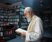 دیگران را خرد آموخت، مرا مجنون کرد
