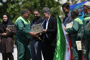 تجلیل از تلاشگران عرصه کار و خدمت شهرداری منطقه ۱۵ اصفهان