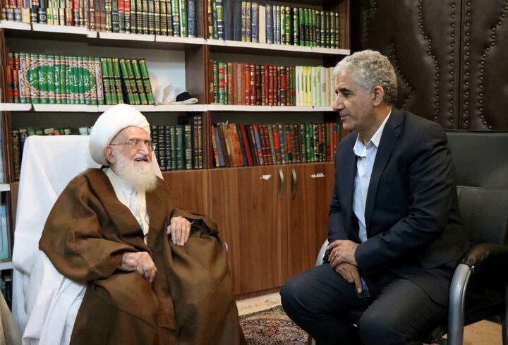 قدردانی آیت‌الله نوری همدانی از مجاهدت‌های کادر درمان در ایام جنگ تحمیلی سوم
