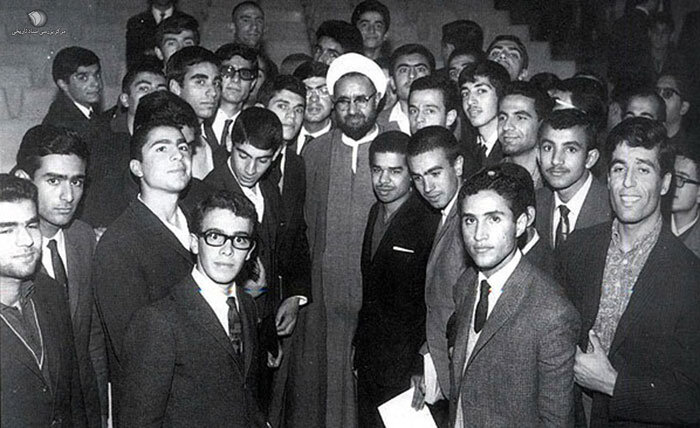 آیت‌الله مطهری به معنای واقعی کلمه یک معلّم بود