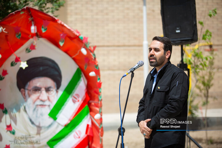 کاشت 200 نهال و زنده نگه داشتن یاد شهدای جنگ رمضان