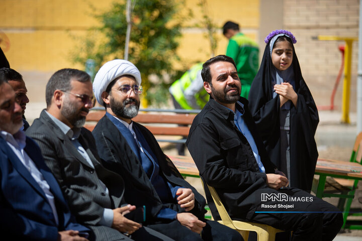 کاشت 200 نهال و زنده نگه داشتن یاد شهدای جنگ رمضان