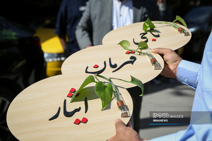 تقدیر رانندگان تاکسی اصفهان از آتش‌نشانان جنگ رمضان