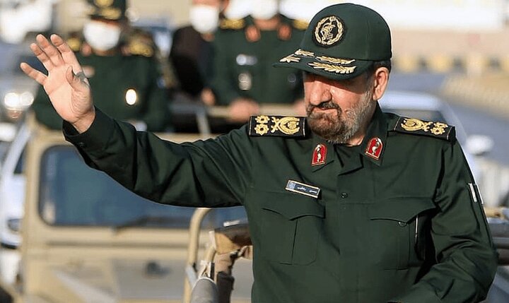 سرلشکر رضایی خطاب به آمریکا: آماده رویارویی با گورستانی از ناوهایتان باشید