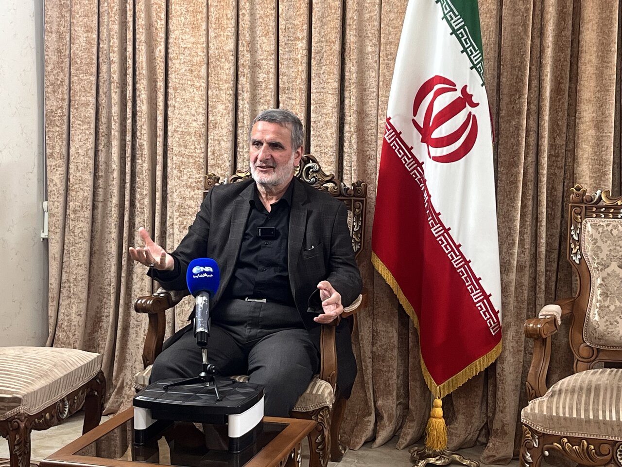 از ناگفتههای سفر قائد امت به اصفهان تا ماجرای سرقفلی شهید دشت مهیار