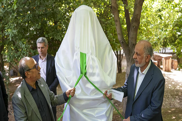 تجلیل از ۱۸ چهره ماندگار فارس با رونمایی سردیس در شیراز