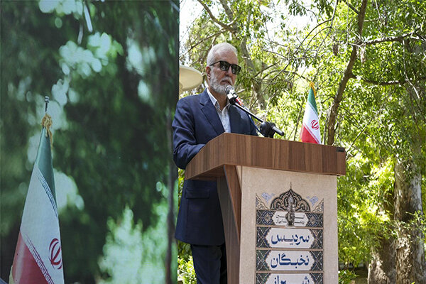 تجلیل از ۱۸ چهره ماندگار فارس با رونمایی سردیس در شیراز