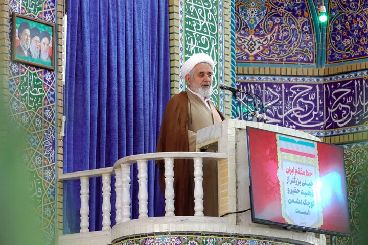 حضور مردم در خیابان سرنوشت‌ساز بود