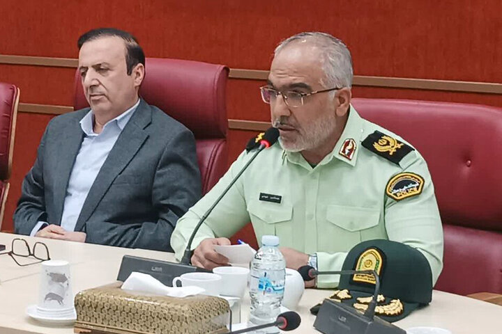حضور دستفروشان در معابر شهری قزوین به یک معضل تبدیل شده است