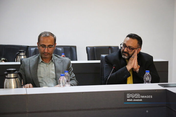 رونمایی از ۲۰ عنوان کتاب فاخر با موضوع معرفی اصفهان