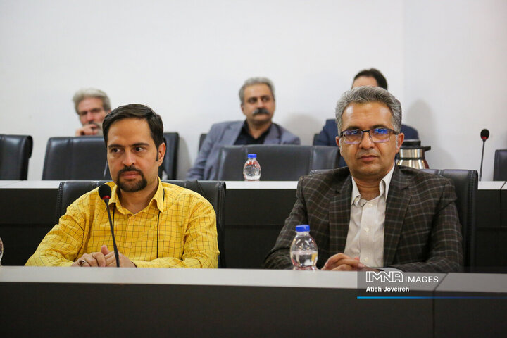رونمایی از ۲۰ عنوان کتاب فاخر با موضوع معرفی اصفهان