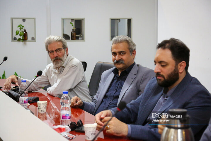 رونمایی از ۲۰ عنوان کتاب فاخر با موضوع معرفی اصفهان