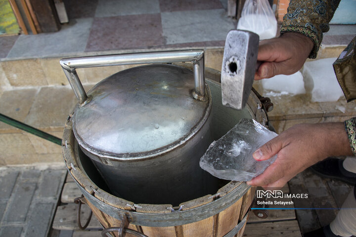 فالوده شیرازی از هنرِ رشته‌ریزی تا طعمِ اصیل در قلب شیراز