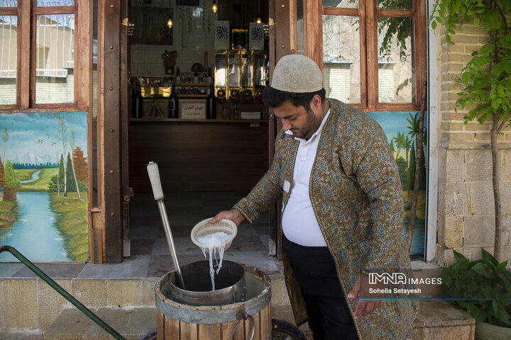 فالوده شیرازی از هنرِ رشته‌ریزی تا طعمِ اصیل در قلب شیراز