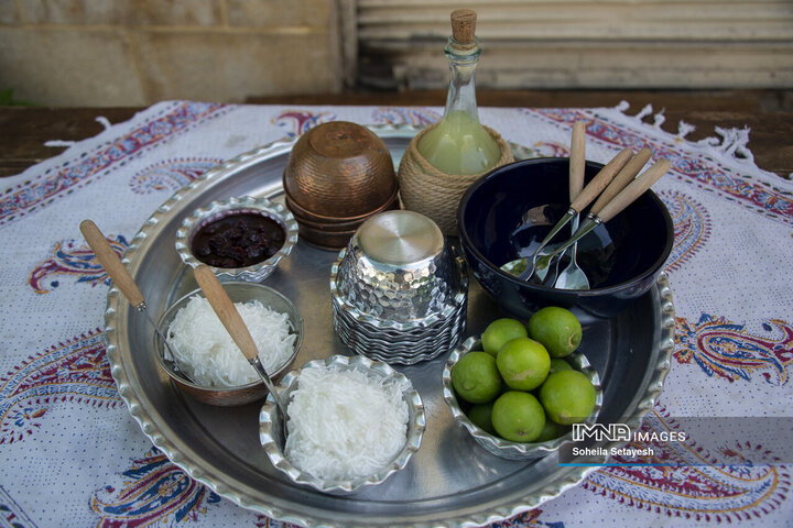 فالوده شیرازی از هنرِ رشته‌ریزی تا طعمِ اصیل در قلب شیراز