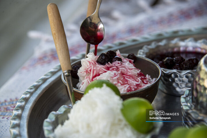 فالوده شیرازی از هنرِ رشته‌ریزی تا طعمِ اصیل در قلب شیراز