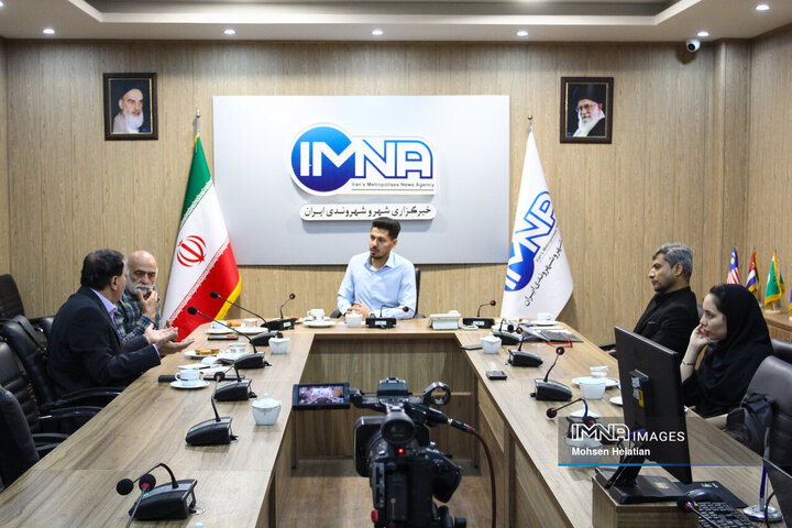 تصمیم مقتدرانه به‌جای مشارکتی در ماجرای لیگ برتر/ ادامه حیات باشگاه سپاهان چگونه باشد؟
