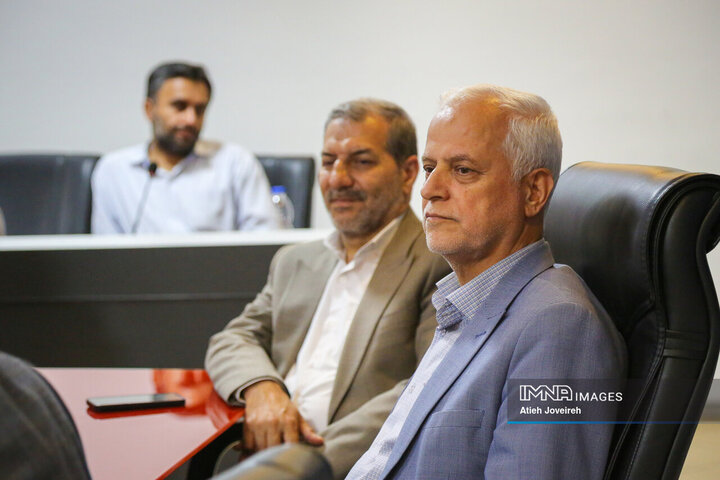 رونمایی از ۲۰ عنوان کتاب فاخر با موضوع معرفی اصفهان