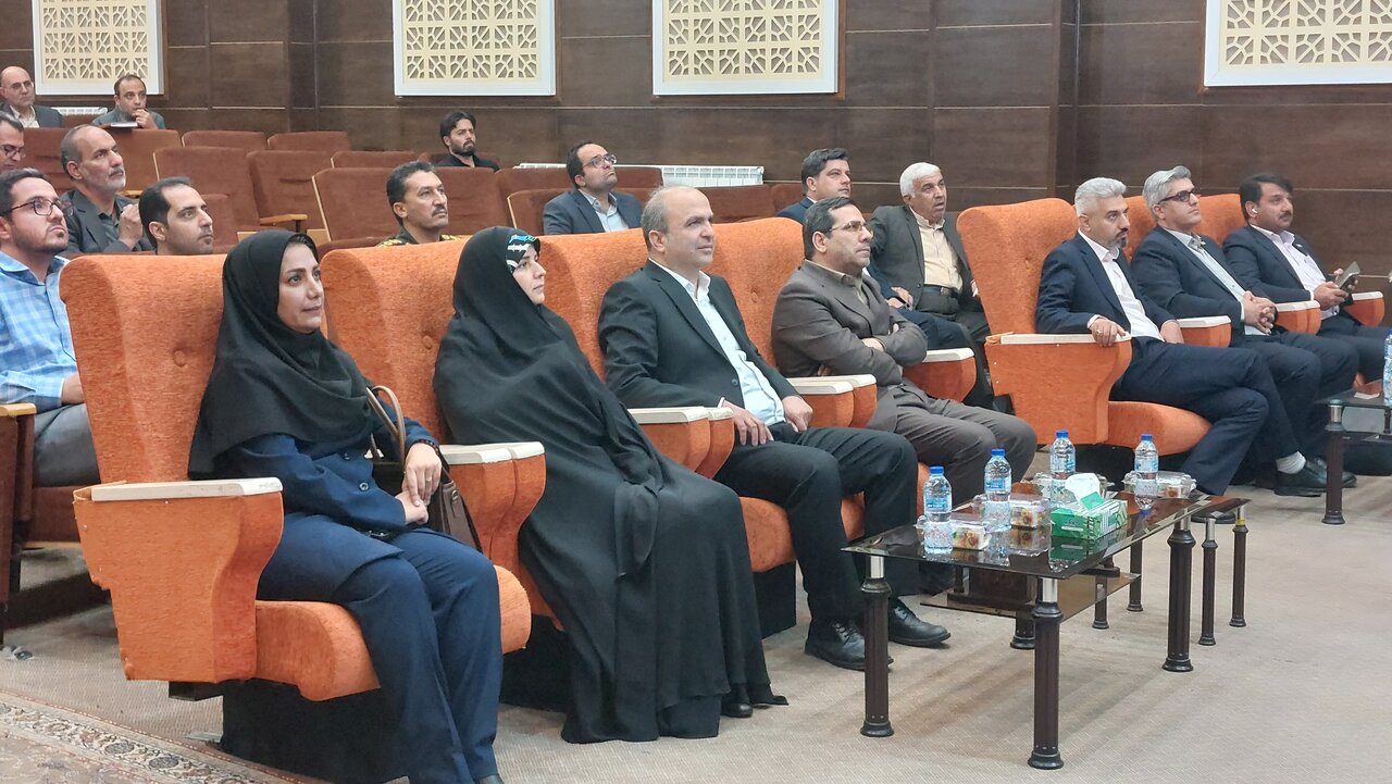آغاز احداث نخستین شهرک فراوری عناصر معدنی کشور و غرب آسیا در نایین