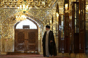 شاعران به احترام غزلت سرودند