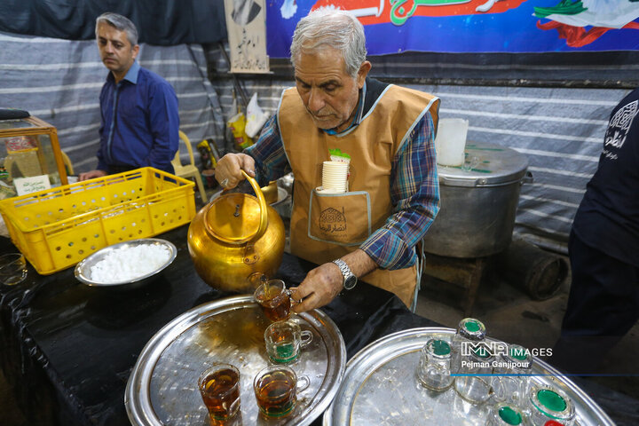 هفتادویکمین شب حضور حماسی مردم اصفهان در خیابان‌