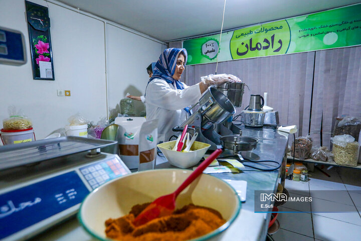 تولید ادویه و محصولات سلامت‌محور در کارگاه خانگی اراک