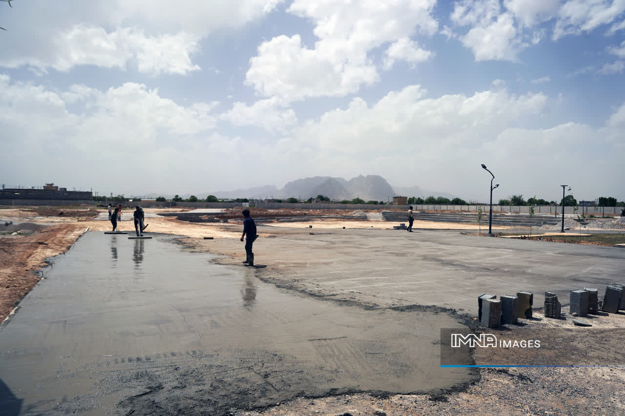 بتن‌ریزی فاز دوم بوستان خانواده‌محور انتظار با اعتبار ۳۰۰ میلیارد ریال&nbsp;
