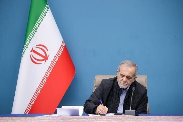 قدردانی رئیس‌جمهور از حمایت‌های مرجعیت عالیقدر عراق از ایران