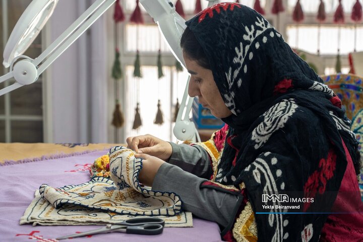 کارآفرینی با نقش و نخ