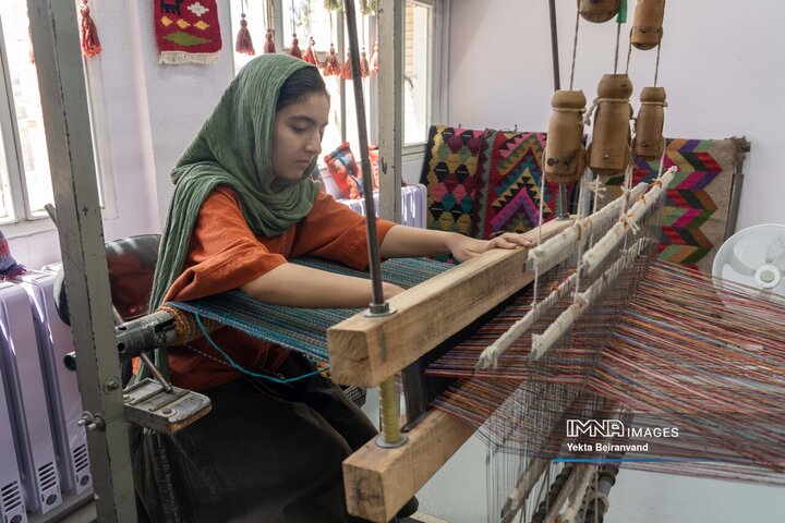 کارآفرینی با نقش و نخ