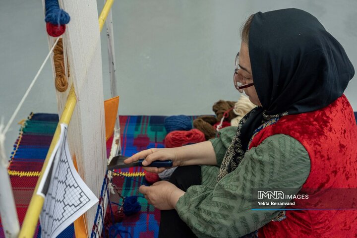 کارآفرینی با نقش و نخ