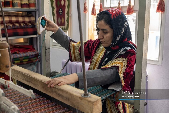 کارآفرینی با نقش و نخ