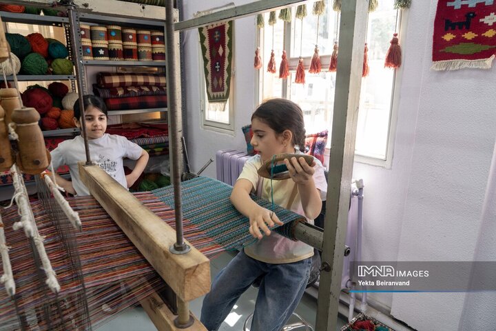 کارآفرینی با نقش و نخ