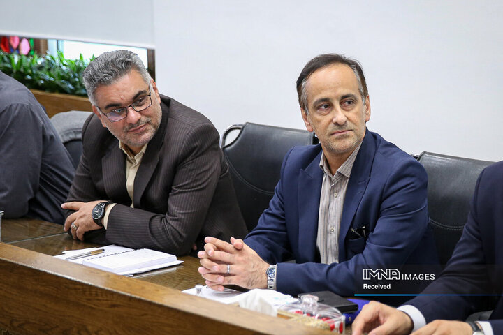 نشست بررسی مطالعات جامع حمل‌ونقل شهر اصفهان