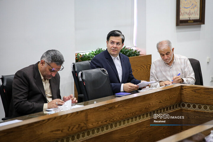 نشست بررسی مطالعات جامع حمل‌ونقل شهر اصفهان