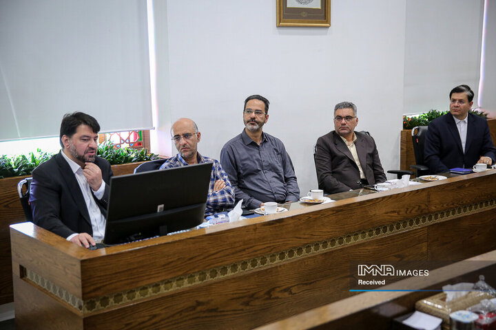 نشست بررسی مطالعات جامع حمل‌ونقل شهر اصفهان