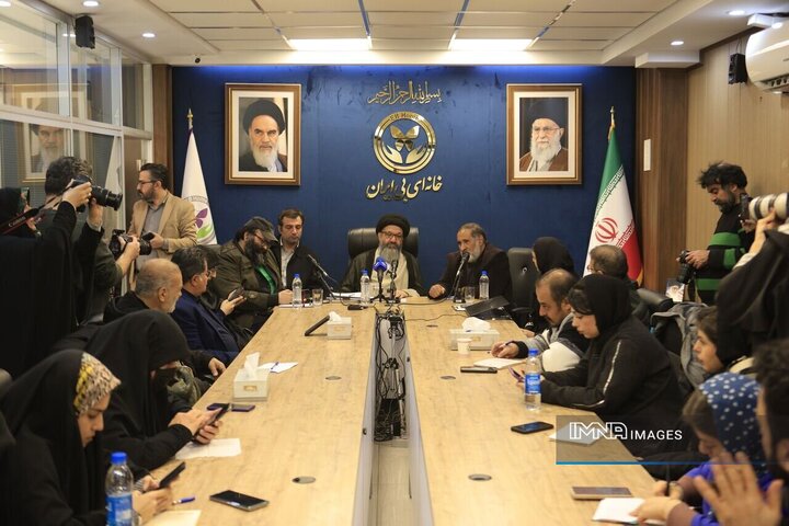 شعر پروانگی؛ طیفی جدید در ادبیات معاصر کشور