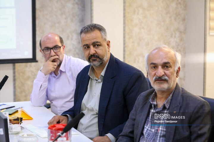 جلسه ستاد حمایت از خانواده و جوانی جمعیت استان اصفهان