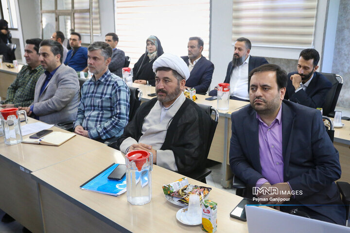 جلسه ستاد حمایت از خانواده و جوانی جمعیت استان اصفهان