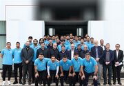 دیوارنگاره میدان انقلاب با تصویری از امیر قلعه‌نویی و ملی‌پوشان فوتبال ایران