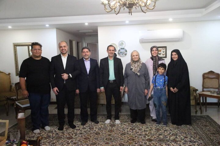 رادیو تجلیل از پیشکسوتان را وظیفه‌ای فرهنگی و حرفه‌ای می‌داند