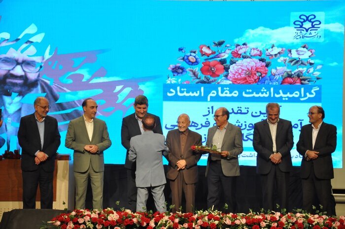 مقاومت ایران دشمنان را ناکام گذاشت / با اتکا به دانشگاهیان از بحرانها عبور میکنیم