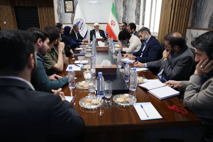 عارف: دولت از بازگشت نخبگان حمایت میکند