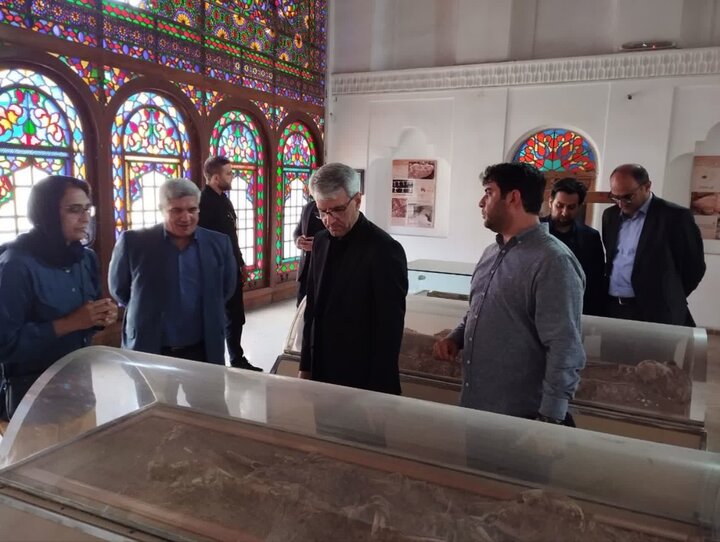 بازدید سخنگوی وزارت خارجه از اماکن فرهنگی و تاریخی سنندج