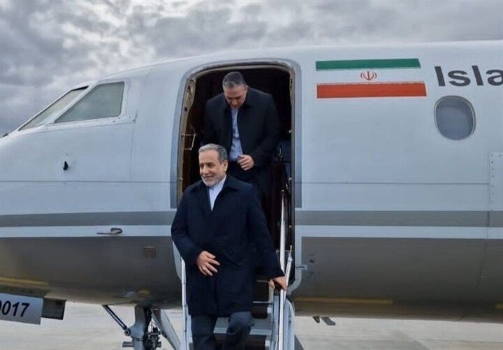وزیر امور خارجه وارد تهران شد