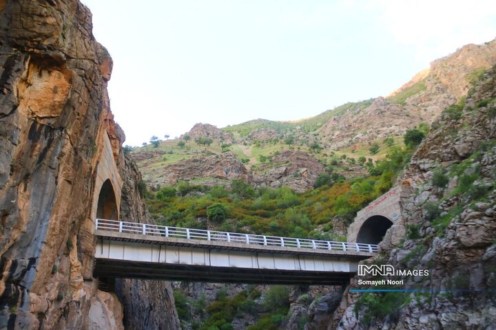 قایقرانی بر پهنه‌ی آبی داریان