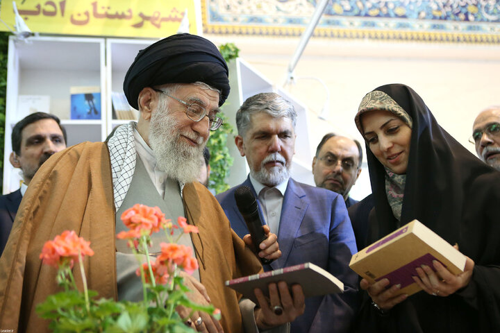 روایت یک نویسنده از ایده رهبر شهید انقلاب برای تاسیس «باغ کتاب»